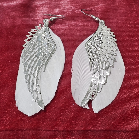 Angel Wing Feather Earrings L👀K Beautiful 🪽 Real Feathers 🤍 Costume Jewelry - Picture 5 of 8